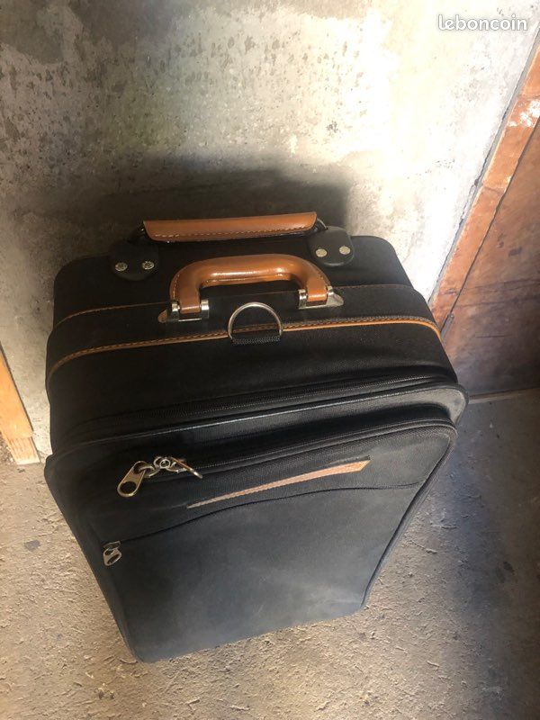 Valise cabine Louis Vuitton d'occasion - Annonces accessoires et bagagerie  leboncoin