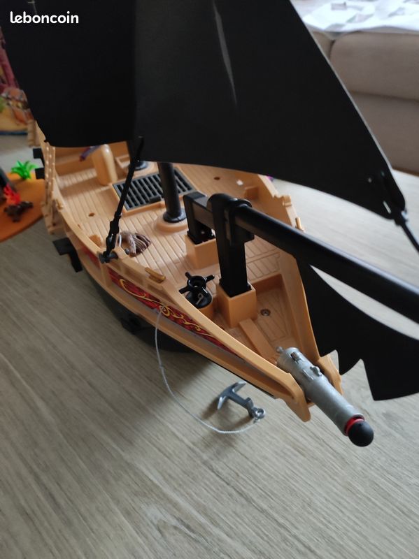 Bateau pirate playmobil + ile aux pirates (image 4)