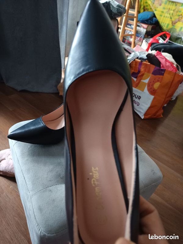 Chaussure a talon noir (image 4)
