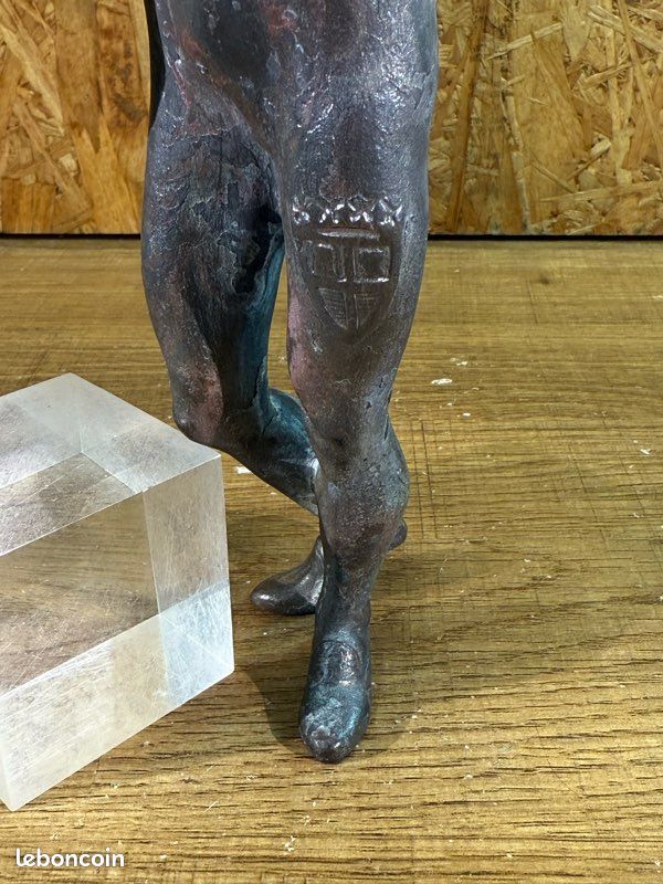 Sculpture ancienne en bronze – Alfred Barye (1839-1882) – Personnage Renaissance souriant (image 5)