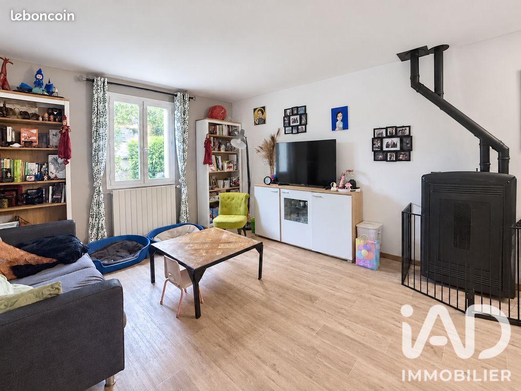 Maison 6 pièces 145 m² · à Santeny · 145 m² · 399 000 €