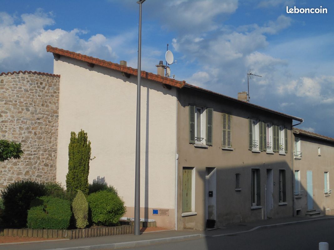Maison 4 pièces 112 m² · à Saint-Just-la-Pendue · 112 m² · 95 000 €