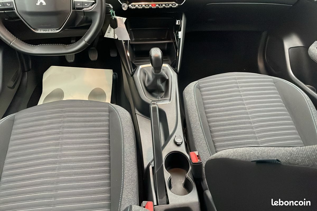 PEUGEOT 208 PureTech 75 S&S BVM5 Style (image 14)