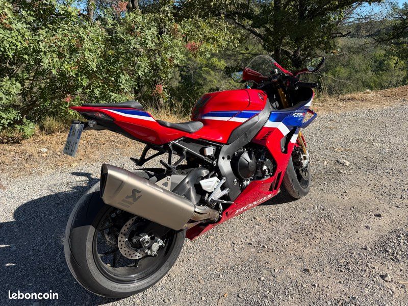 Honda cbr 1000 rr r fireblade sp - Motos