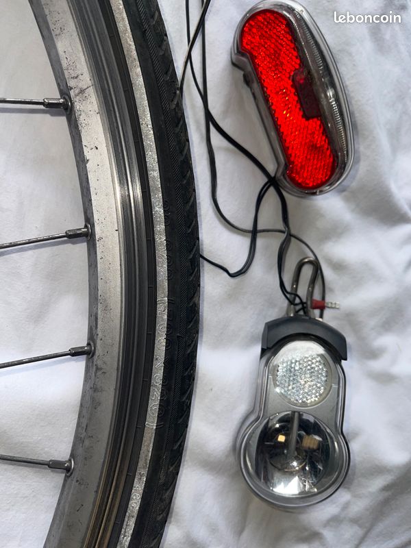 Lot éclairage vélo vintage phares Dynamos - Équipements vélos