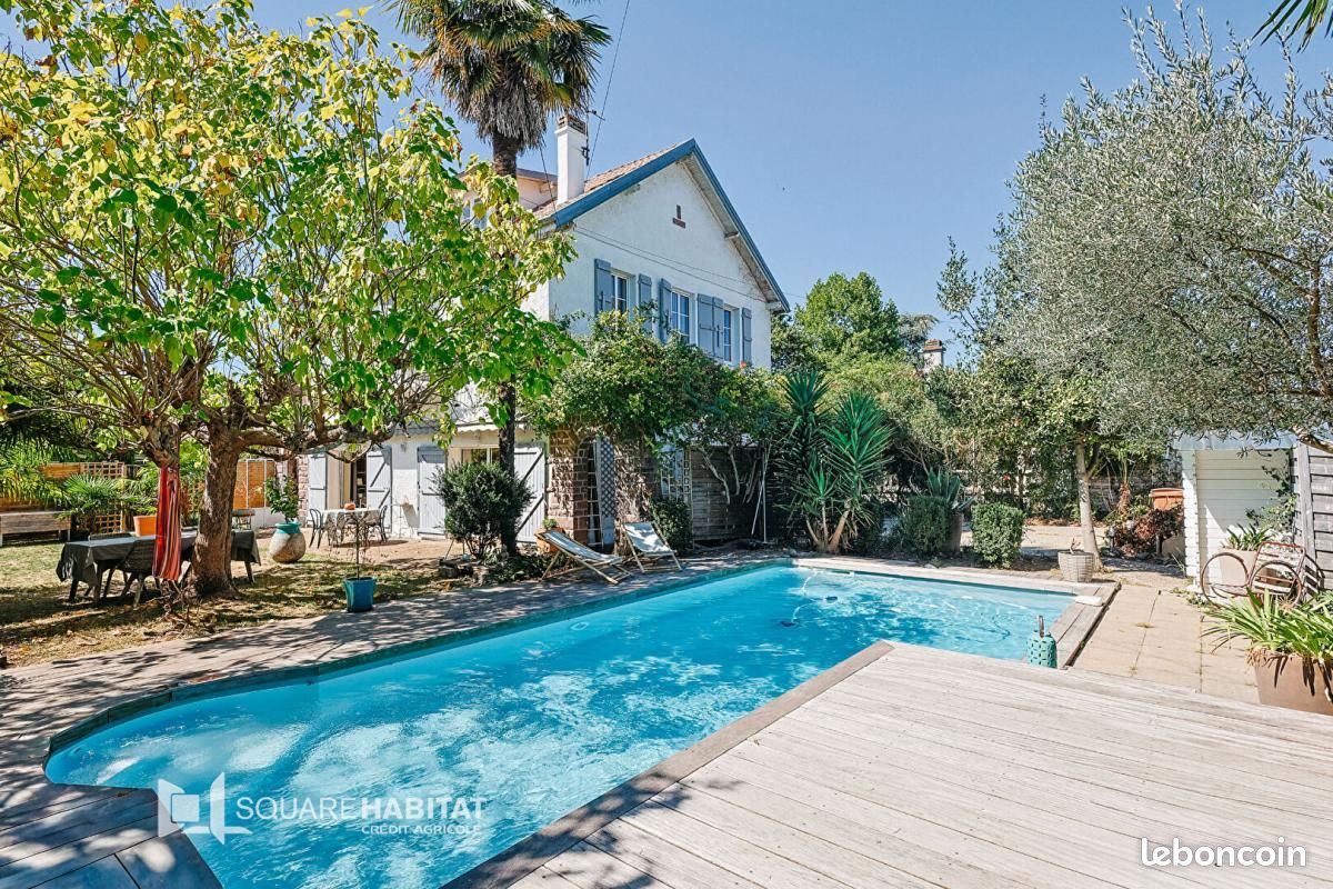 Maison 7 pièces 205 m² · à Pau · 205 m² · 545 000 €