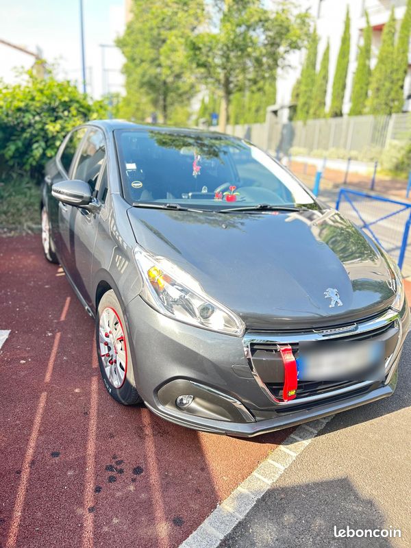 Peugeot 208 2016 – 82 000 km – Excellent état – Aucune panne – Très bien entretenue (image 3)