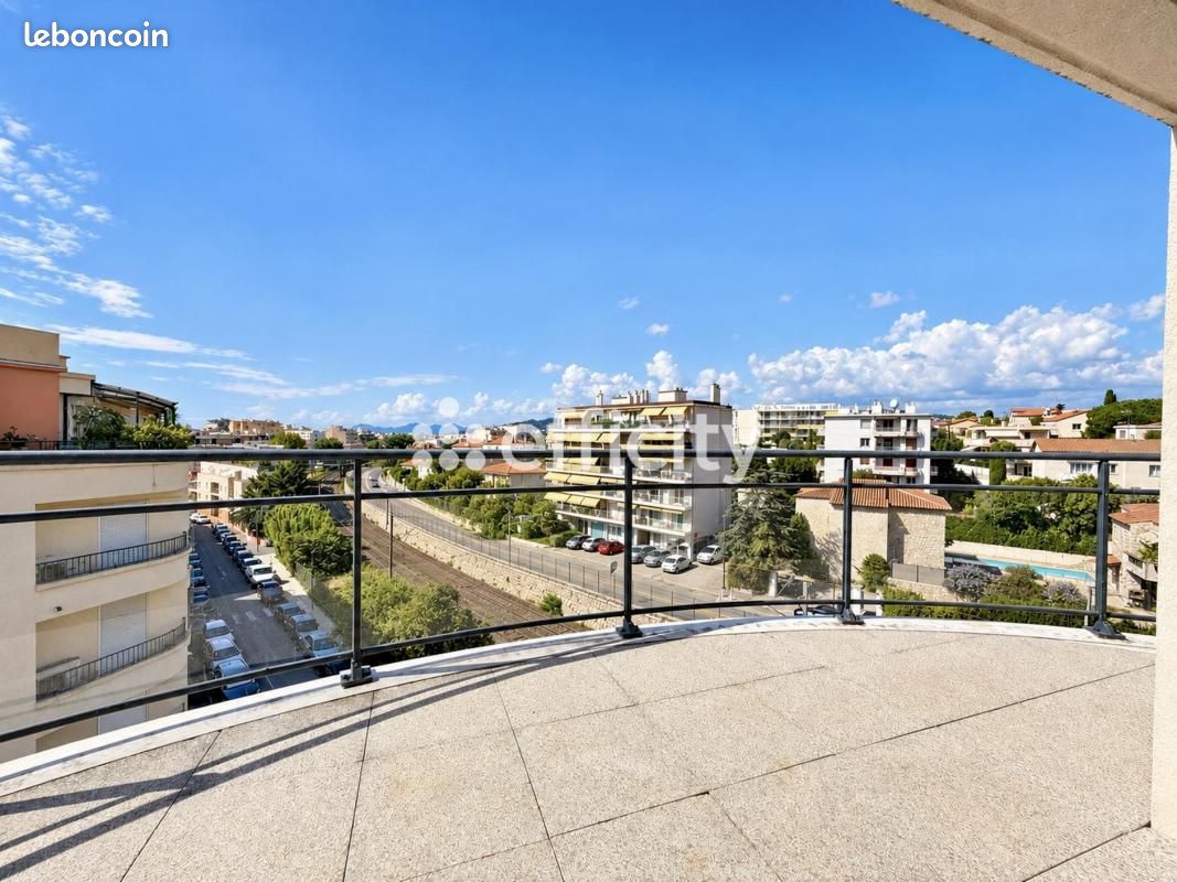 Appartement 3 pièces 66 m² · à Antibes · 66 m² · 346 500 €