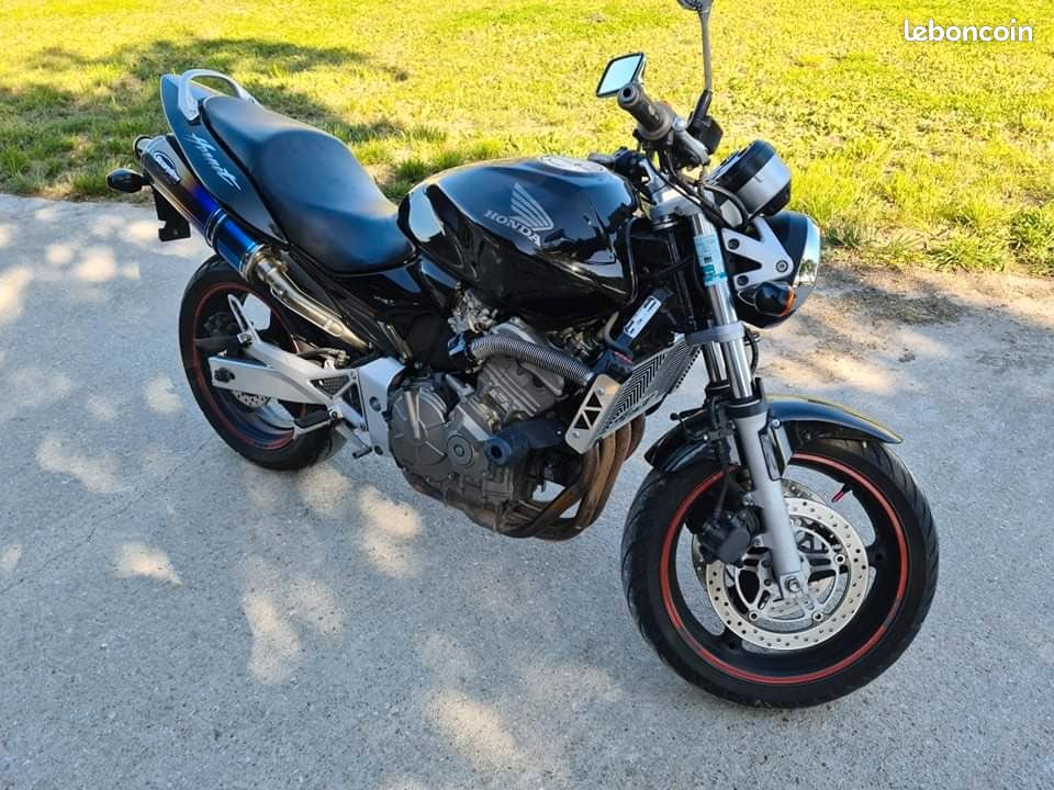 Honda hornet (image 1)