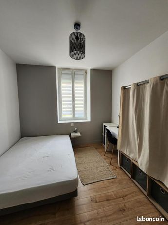 Chambre 1 pièce 9 m² — 7