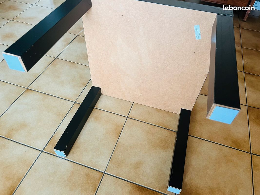 Table basse IKEA noire (image 5)