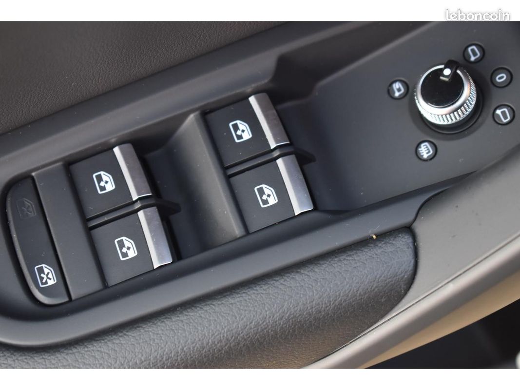 AUDI Q5 50 TFSIe 299 S tronic 7 Quattro S line (image 11)
