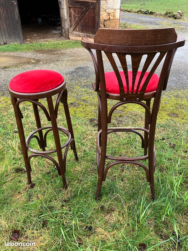 Lot 8 tabourets en bois (image 2)