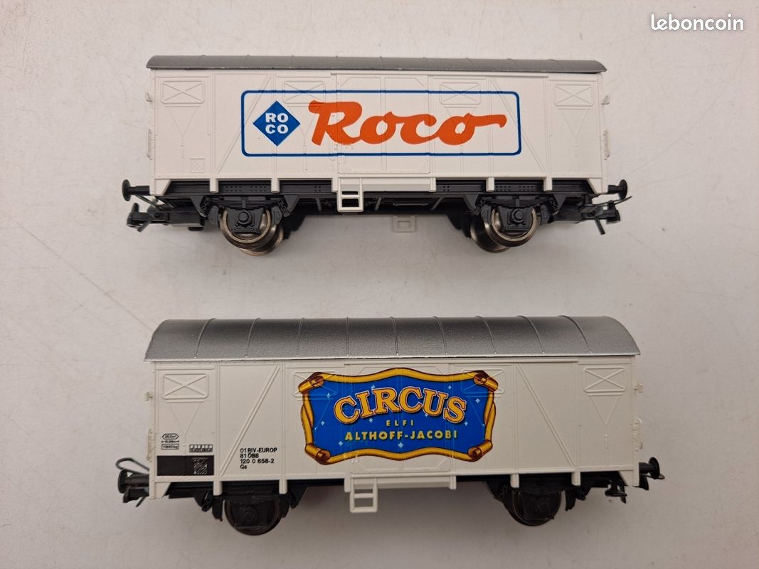 Wagon Roco HO échelle 1/87 - Couvert Court Beige Toit Gris - Réf. 47128 - Année 1998