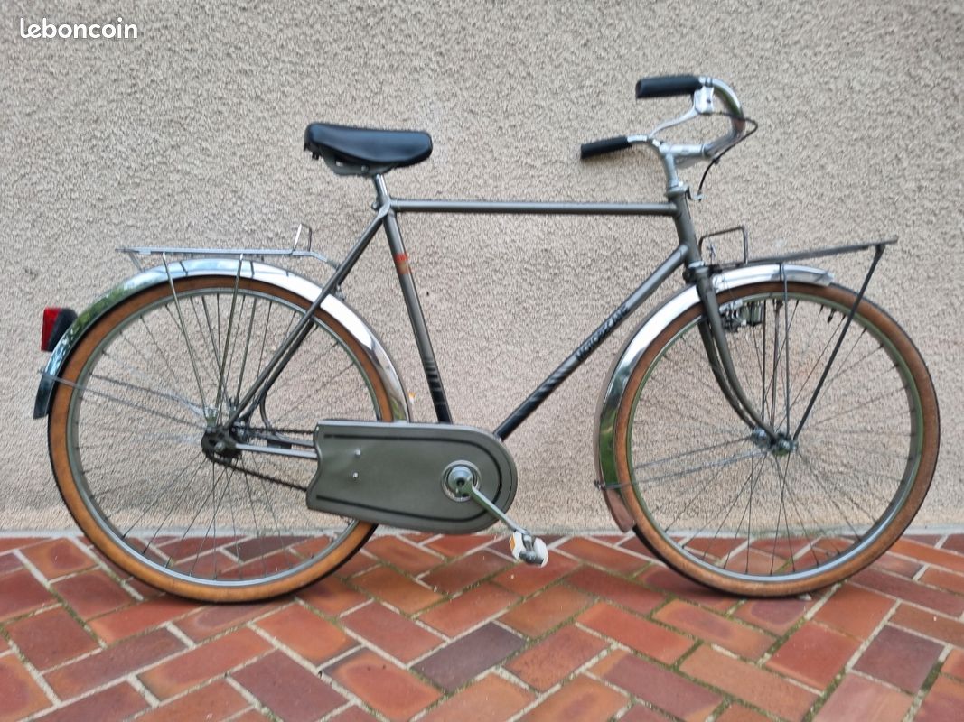 Très beau vélo porteur MOTOBECANE PX roues 650b moyeu Torpedo Vélos