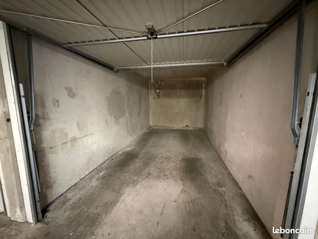 Parking 13 m² · à Marseille · 13 m² · 130 €/mois