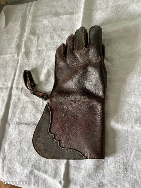 Gant de fauconnerie en cuir fait main : manipulation des rapaces - France