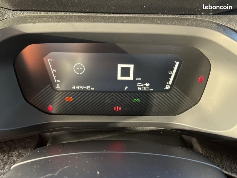 Citroen C4 PureTech 100 Live (image 14)