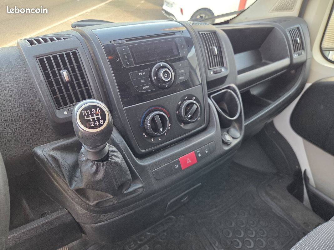 PEUGEOT Boxer Boxer Fg 330 L1H1 2.2 HDi 110 FAP Confort GARANTIE 12 MOIS (image 16)