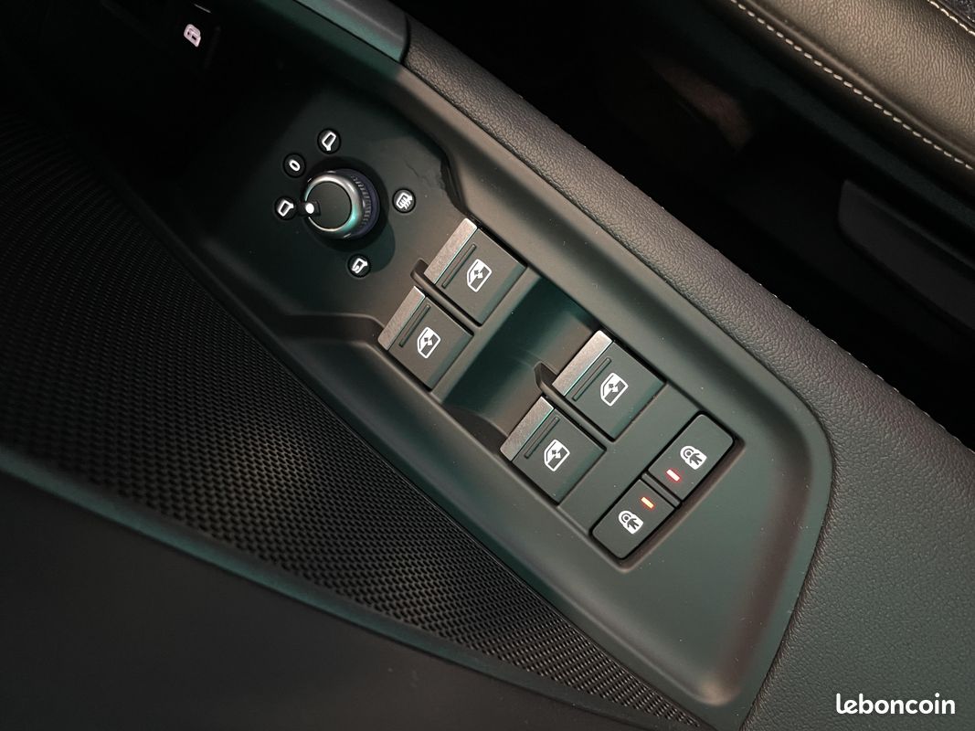 AUDI A3 Sportback TFSI e Hybride rechargeable 204 S tronic 6 S line (image 12)