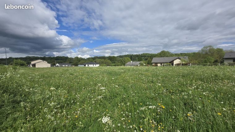 Terrain à bâtir de 518 m² à OLBY (63)