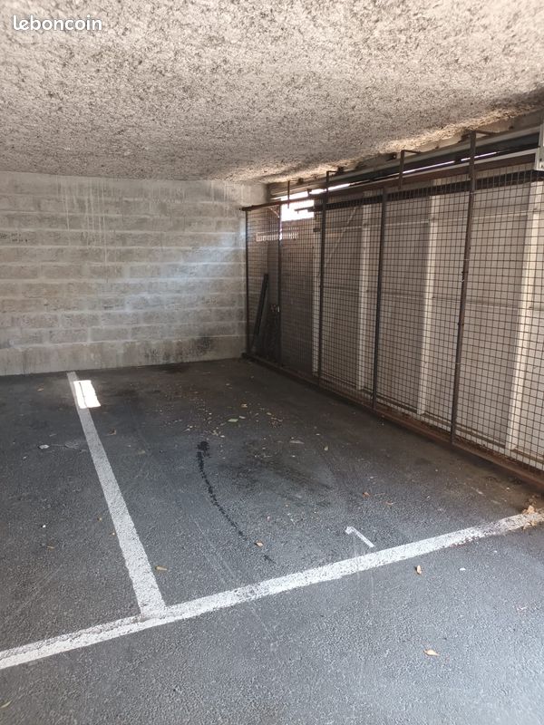 Loue place de parking 190 cours de la somme (image 3)