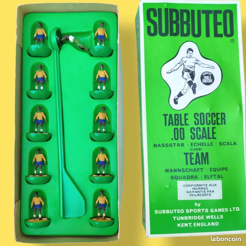 Lot 59 joueurs Subbuteo football de table vintage