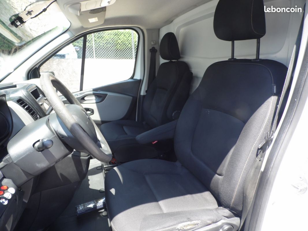 Renault trafic fourgon gn l1h1 1200 kg dci 120 energy confort (image 11)