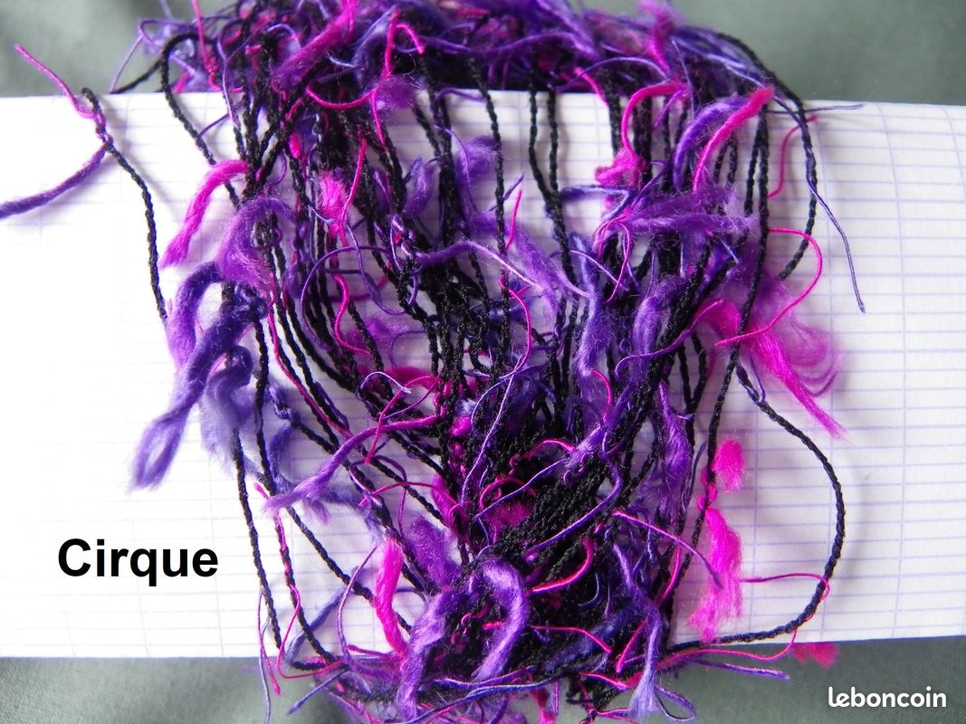 Pelote De Fil à Tricoter Fantaisie "Boule" Couleur Beige - 660 Grammes, Style Brillant
