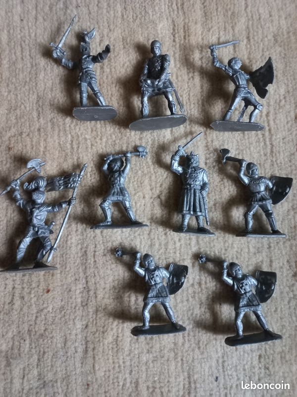 Figurines Moyen-Age (image 1)