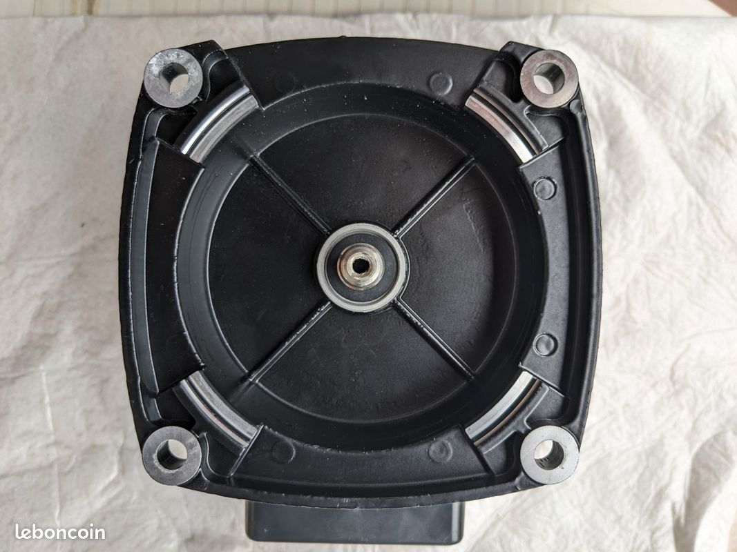 Moteur triphasé pour pompe Pentair (image 3)