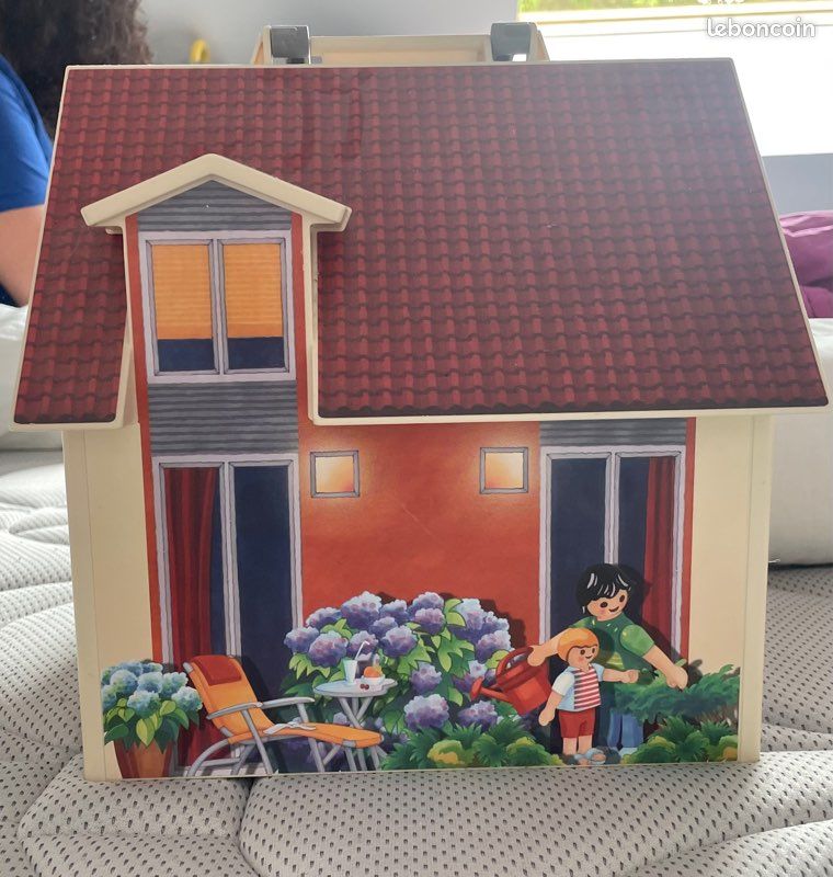 Maison playmobil transportable (image 1)