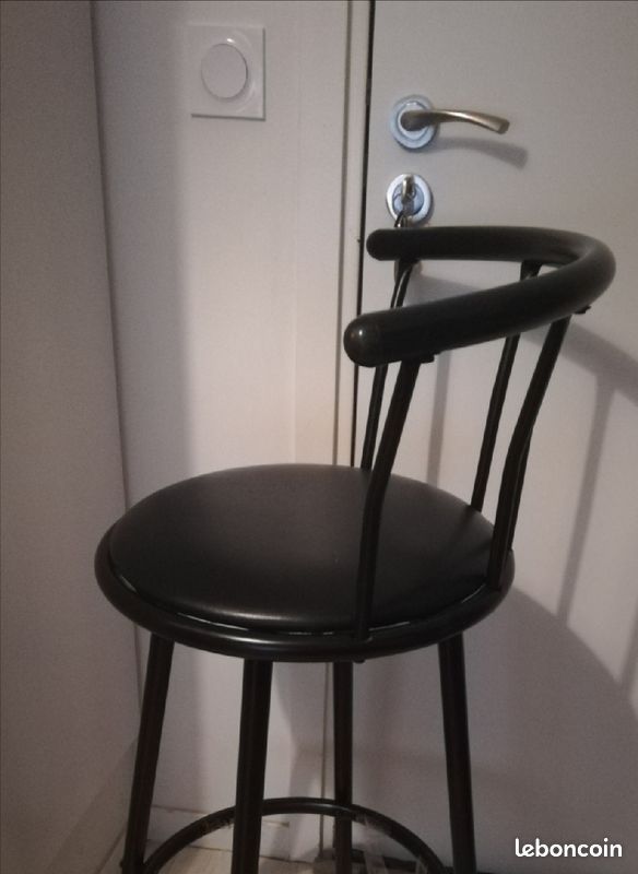 Tabouret de bar noir (image 1)