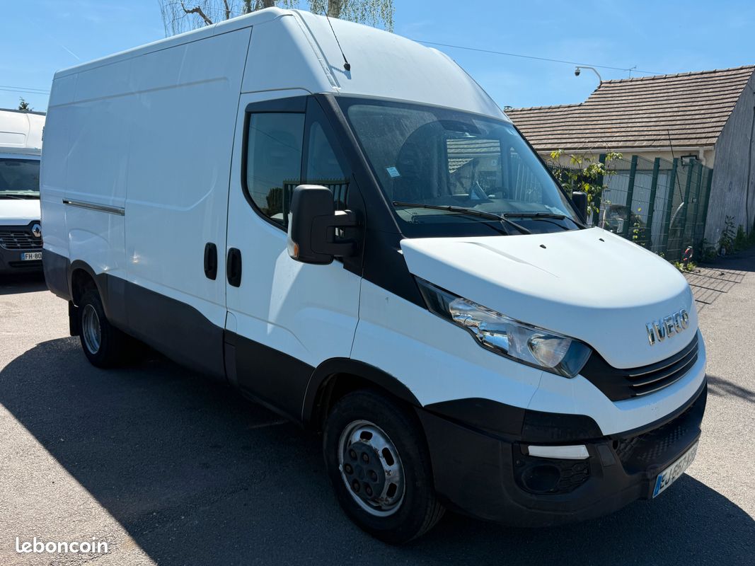IVECO DAILY V FOURGON TOLE 2.3 35C14 JUMELE BOITE AUTOMATIQUE 12900 TTC TVA RECUPERABLE PAYEZ EN 4x 10x 12x 24x 36x (image 3)