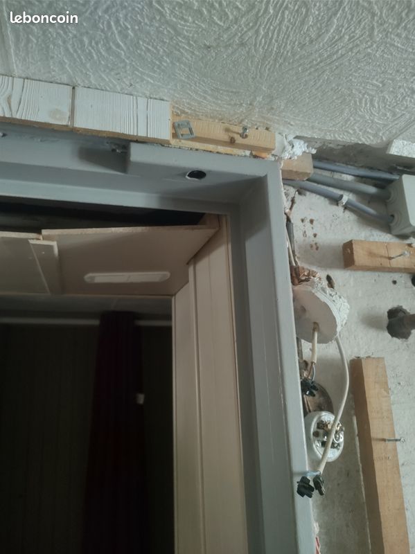 Porte blindée avec encadrement et deux clés (image 3)
