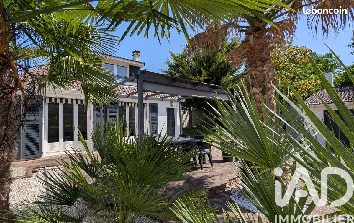 Maison 10 pièces 250 m² · à Longjumeau · 250 m² · 659 000 €