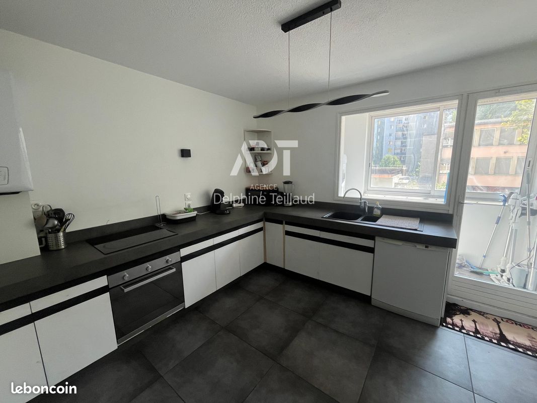 Appartement 4 pièces 86 m² · à Grenoble · 86 m² · 950 €