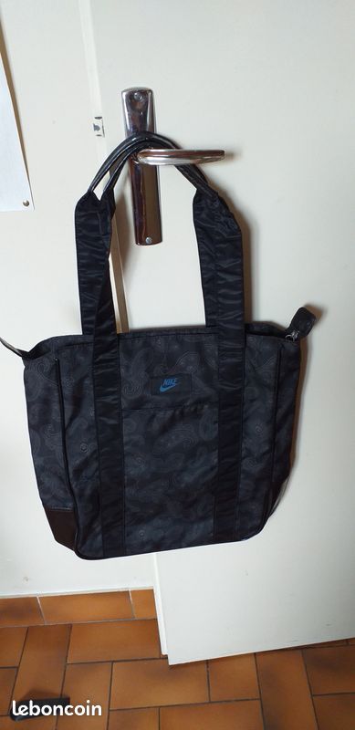 Sac fourre tout marque Nike (image 1)
