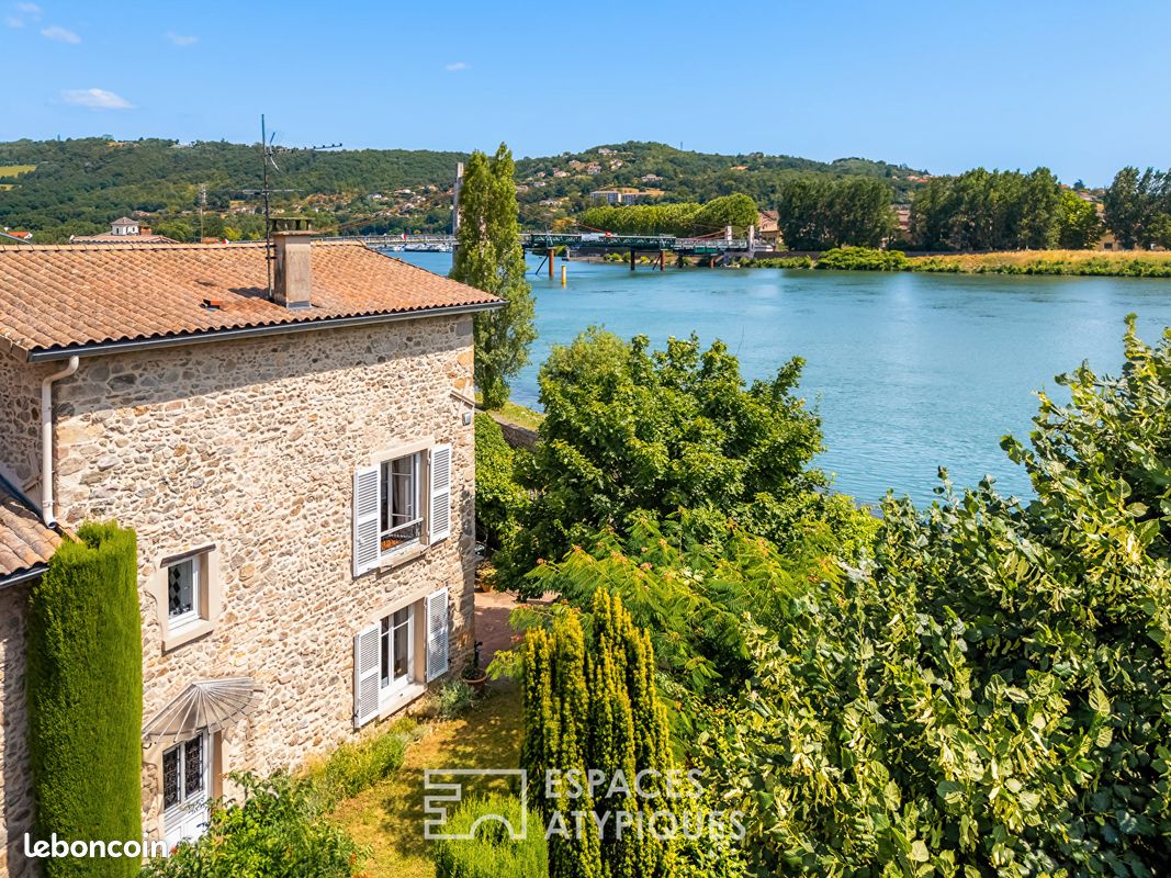 Maison 7 pièces 280 m² · à Condrieu · 280 m² · 780 000 €