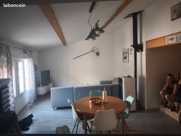 🏡Urgent Maison de village avec 2 garages et buanderie – 157 000