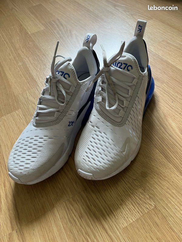 Baskets Nike Air 270 blanches et bleues (image 1)
