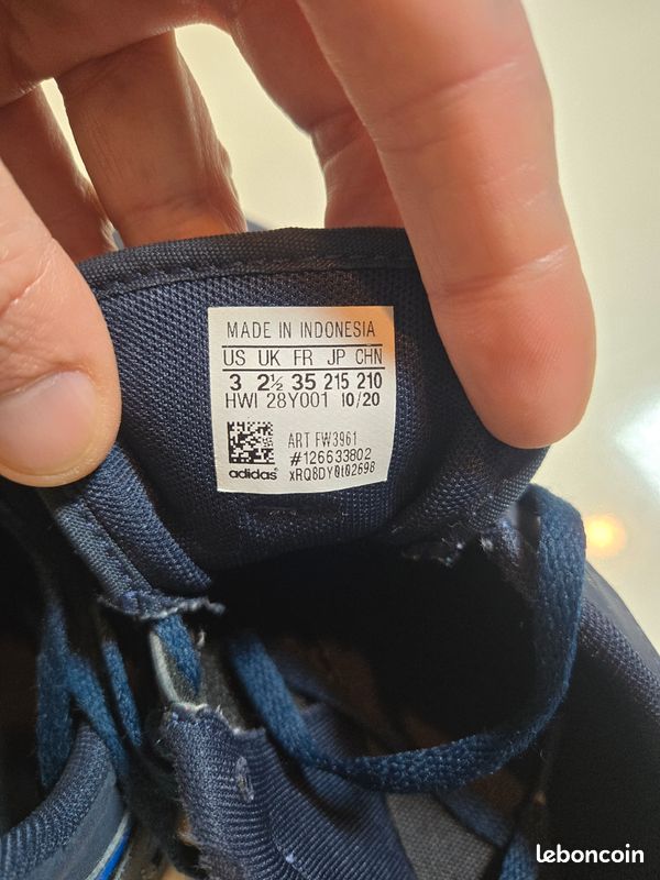Basket Adidas bleu foncé taille 35 Chaussures