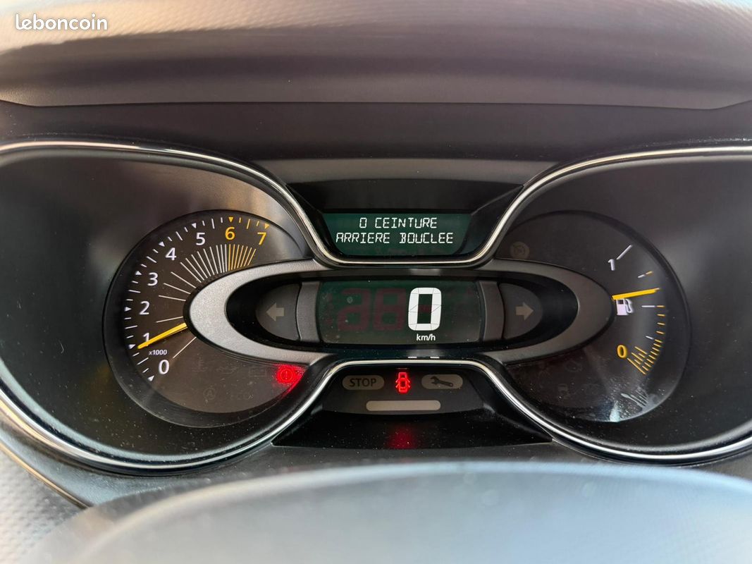 RENAULT CAPTUR TCe 90 Energy SS eco² SL Helly Hansen - REGULATEUR DE VITESSE / RADAR AR/ CAMERA DE RECUL (image 18)