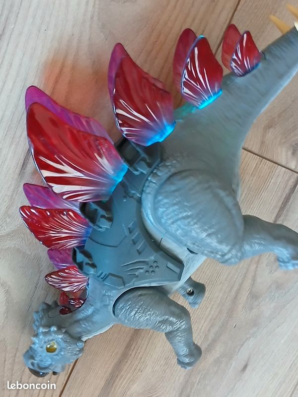 Figurine Dinosaure articulée et sonore (image 8)
