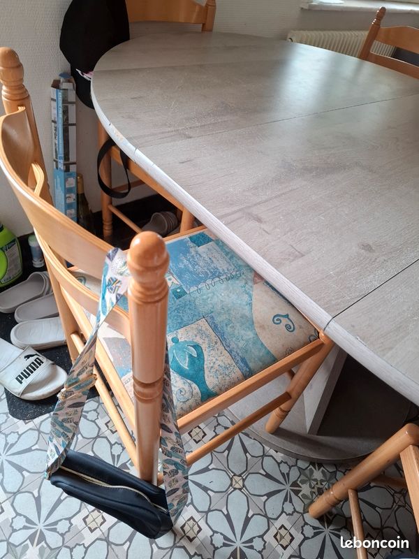 Table bois et chaises (image 3)