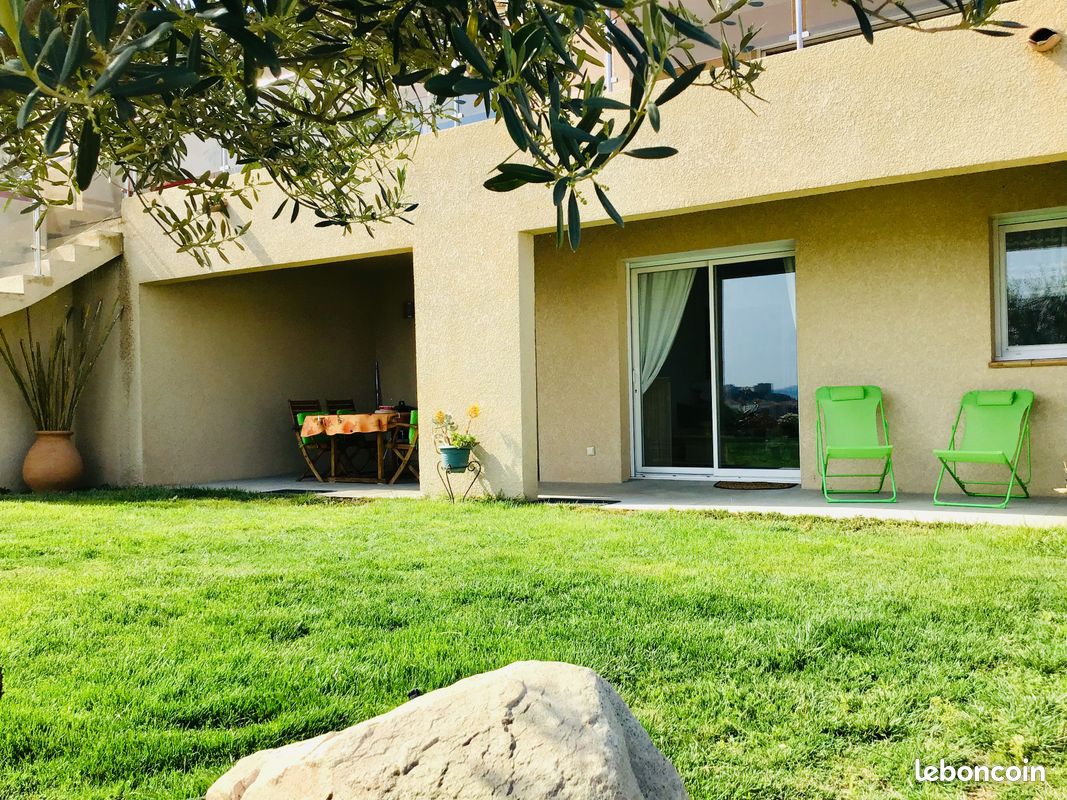 Appart F3 dans villa/vue mer/piscine/ (image 7)