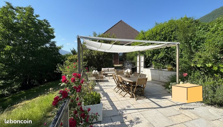 Propriété 4 pièces 149 m²