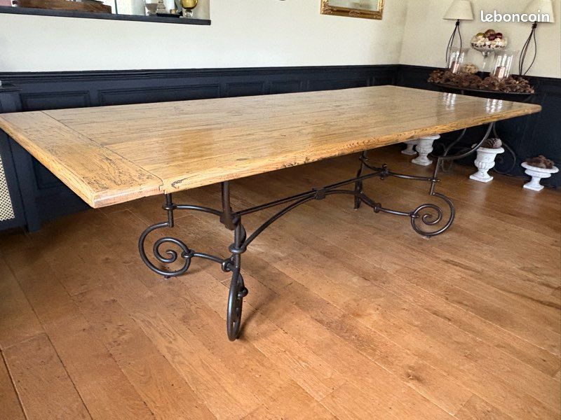 Table à Manger Design en Bois de Chêne Massif | World's Art