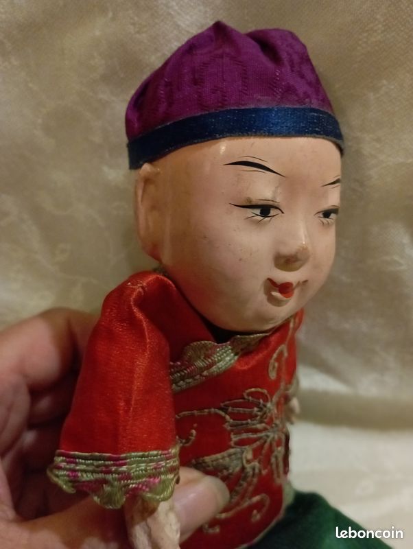 Barbie chinoise 1994 poupée et habit