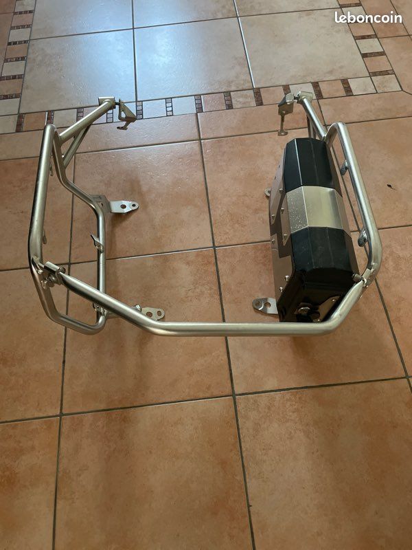 Support de valise BMW R1250 et 1200GS (image 1)